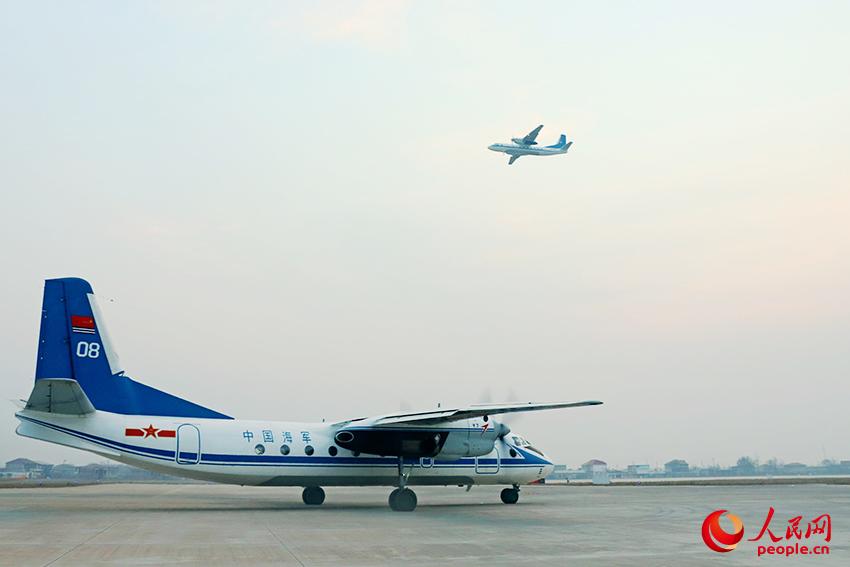 ר��������