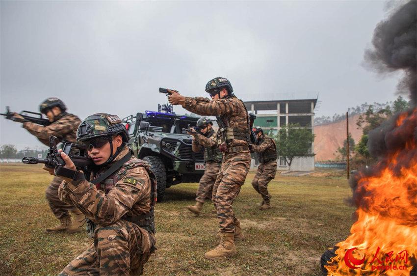 ����С��ս����������ѵ����