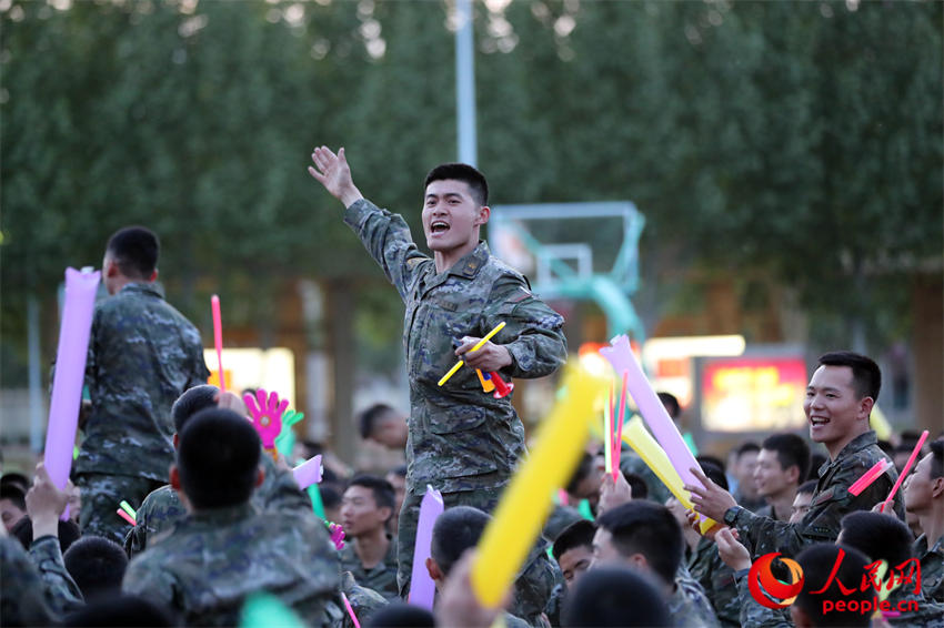 �ٱ�Ϊ����Ӷ�Ա�Ȳʡ�