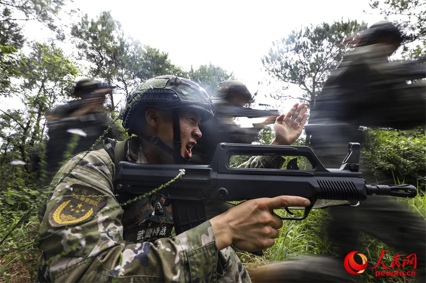 �ٱ����ٷ���ͻ����