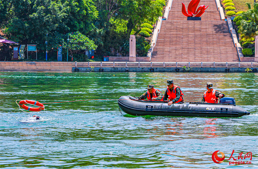 ����ˮ��Ա���׷ž���Ȧ��