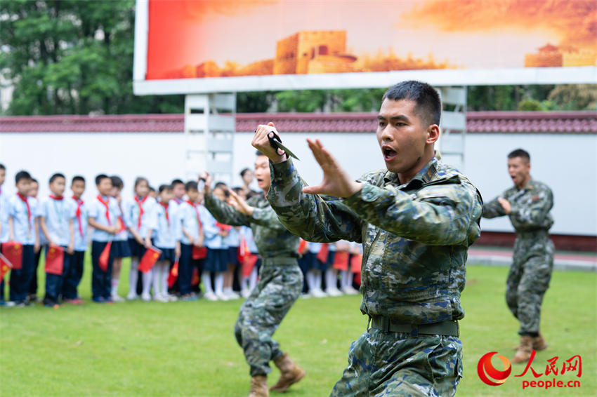 Ϊѧ������ʾذ�ײٿ�Ŀ��