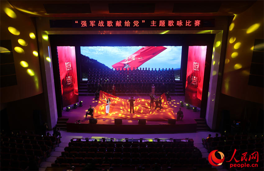 �ݳ���ǿ�����ҡ���