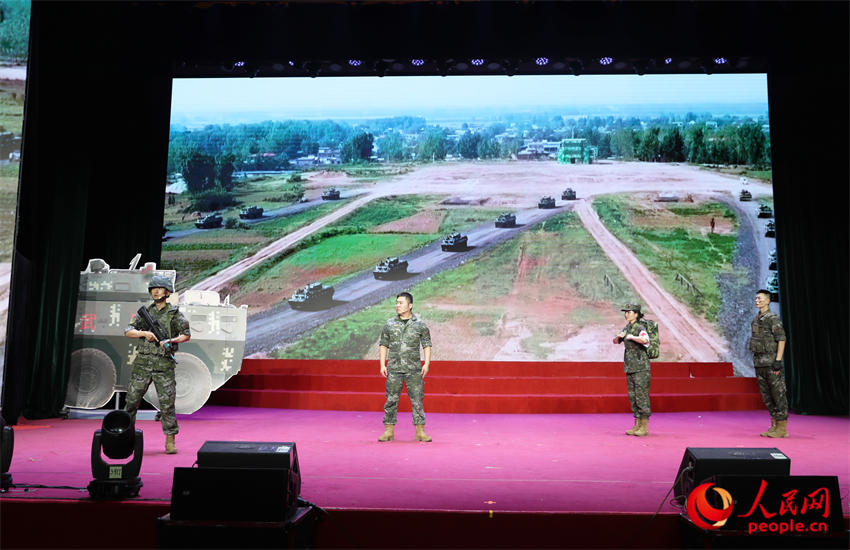 СƷ����ײ������������ϵ���������ƽ�������װ�����������У��ٱ����ڴ��¡����ؽ�ȡ���������̡�