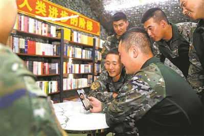 �侯��һ�����ܶ�ĳ֧�ӹٱ���ѧ����Ƶ���ߡ���С����