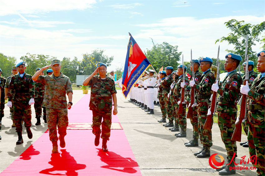 �м�����ֶ�ָ��Ա���ļ������̶ӡ�