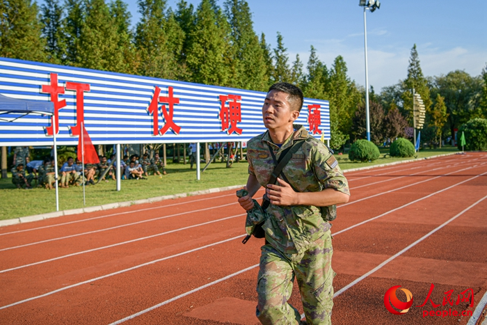 ����ս���������ձ�ĳ��վ�����조ǿ�����������˶���Ӳ�˿�����5��