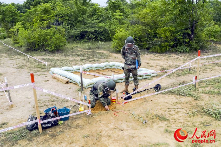 �ڼ���կ�׳��ڣ���ҵ�����鳤�ල�½����ھ���ҵ��