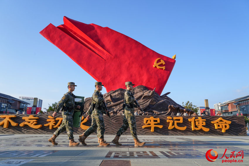 ִ�ڹٱ��ڹ㳡��ִ��Ѳ�ߡ�