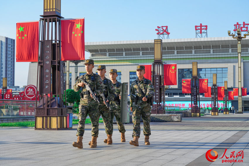 ִ�ڹٱ��ڻ�վִ��Ѳ�ߡ�