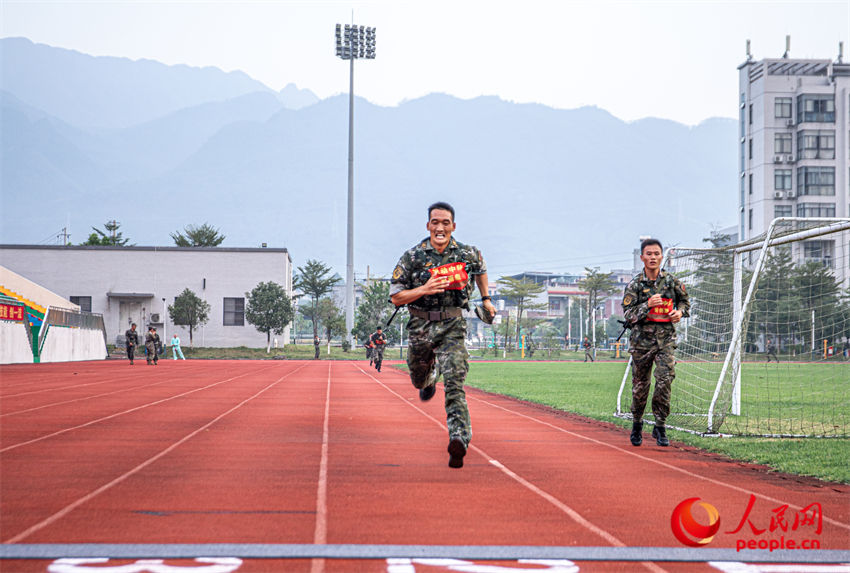 �����幫����װԽҰ��