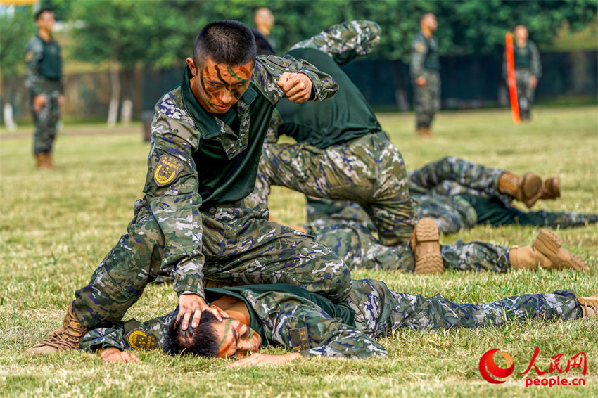 �ٱ������ܵ���ʾ��