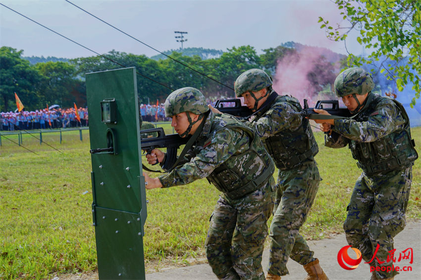 ����ս����ʾ��