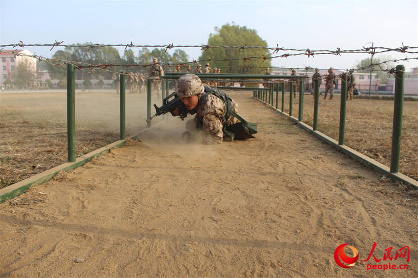 ս��ѵ����