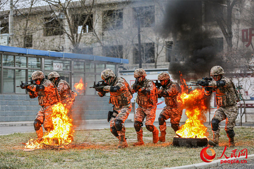 ��Խ���ϡ�