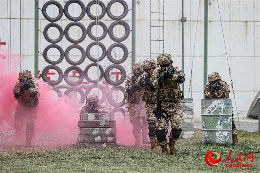 �����ڻ���Ŀ��չ��ͻ����