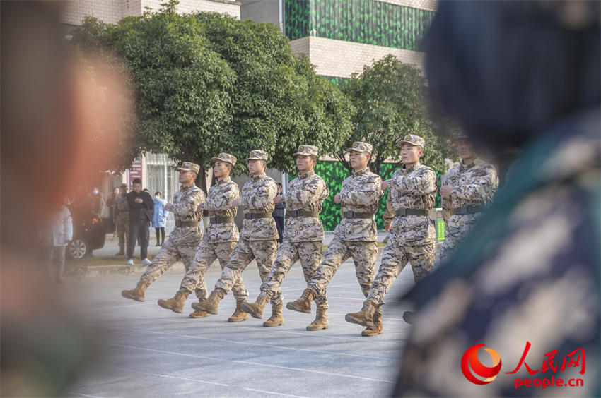 �侯�ٱ���ʾ����ѵ����Ŀ��