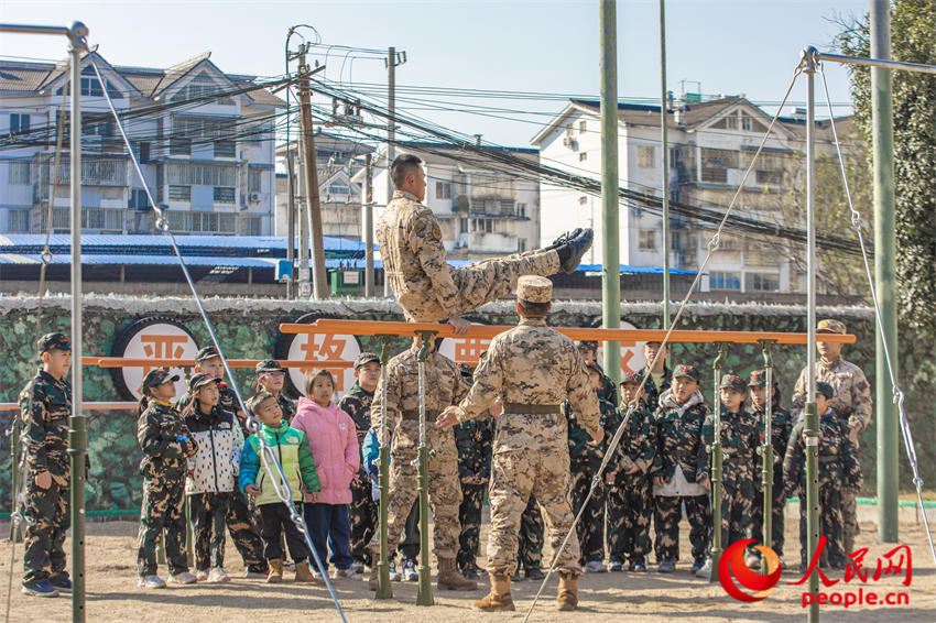 ��ʾ��е������