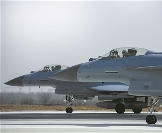 ͼ�٣�����ս���վ�ĳ�÷���Ա�ȴ���ɡ�κ������