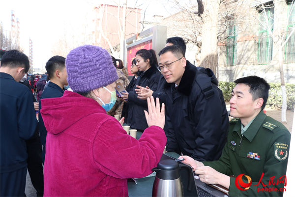 �Ӵ�Ⱥ�ڷ�����ѯ��ţ�ǿ� ��