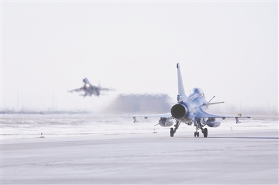 ������ ��