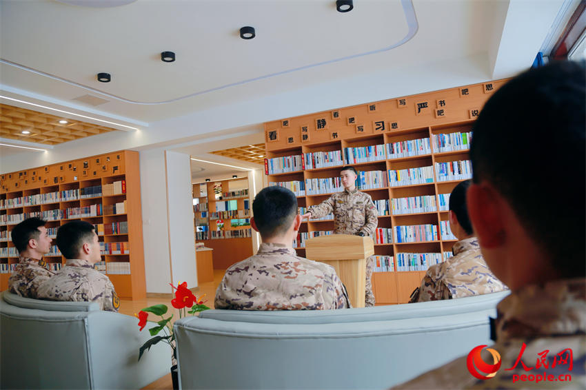 �ٱ���չѧսʷ�����ᡣ