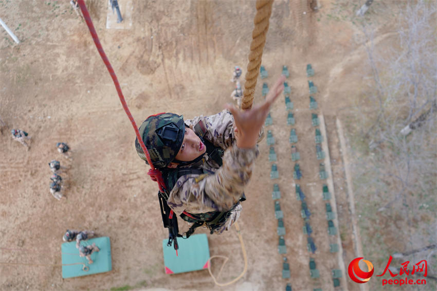 ���ֶӹٱ���������ѵ����