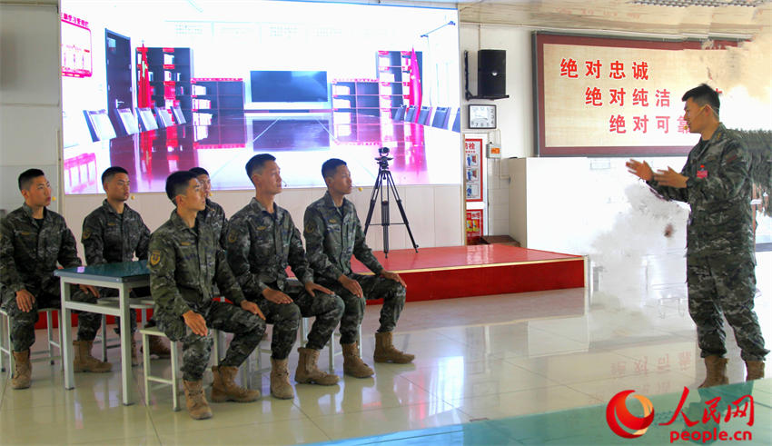 ����ʾ���ֶ����˼�����ν�����֯��ʽ���г���ʽ�ڿΡ�