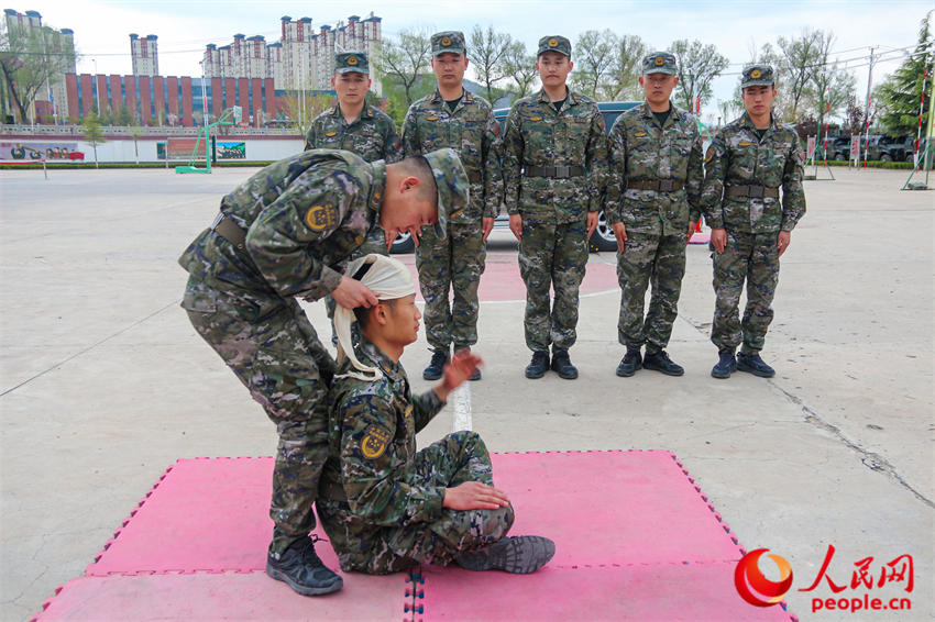 �Ȼ�����ѵ����