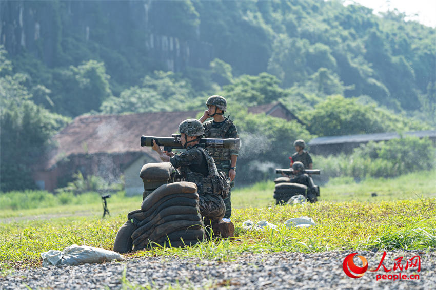 �ػ��������ֽ��е������Ͳʵ�������