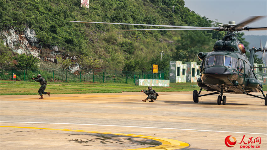 ��غ�Ѹ��չ��ս�����Ρ�