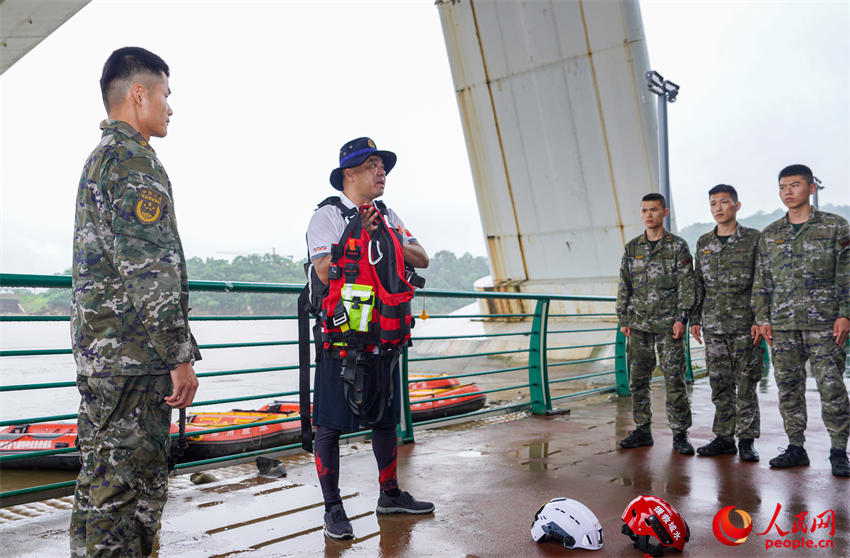 ����Ա�����������ʹ�÷�����