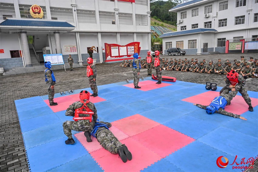 �ܵжԿ�ѵ����