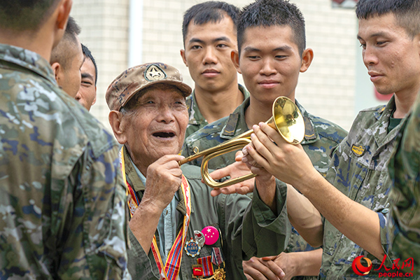 97��ս��Ӣ����μ���ٴδ�����š���Ц�� ��