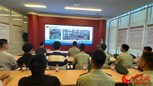 新时代奋斗观大讨论现场。道日娜 摄