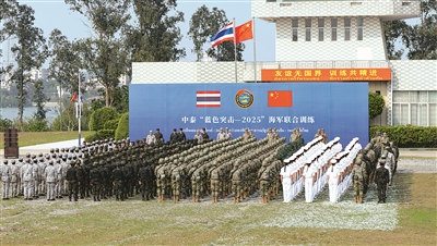 4月2日，中泰“蓝色突击-2025”海军联合训练在广东湛江某训练场闭幕。本报记者 郭澍东摄