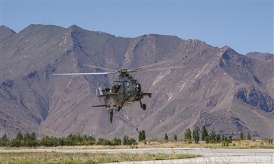 战鹰起飞。黄兴磊 摄