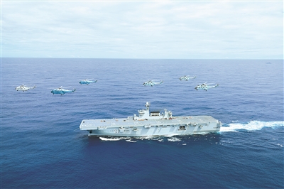 海军某部舰艇编队开展海上训练（资料照片）。本报特约通讯员 乔晨曦摄