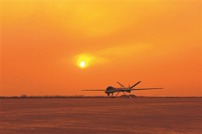 无人机正在滑行。魏华龙摄