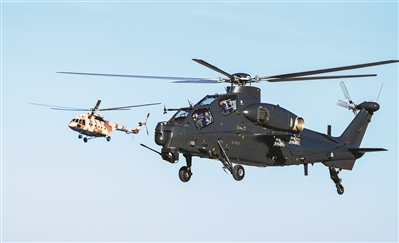 1月上旬，陆军某旅组织多机型飞行训练。本报特约通讯员 李潇潇摄