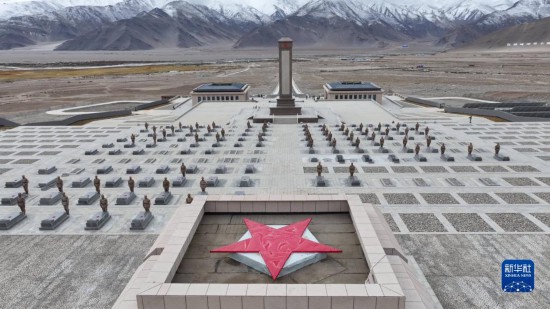 פ��������½�����ĳ�Źٱ�������������ʿ��԰����Ӣ�ң���Ƶ��ͼ��2023��9��25���㣩���»������ ��־ǿ ��