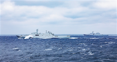 二月上旬，海军某支队开展海上多科目训练。刘金宇摄