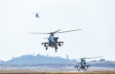 冬日，陆军某旅开展飞行训练。本报特约记者 孙长义摄