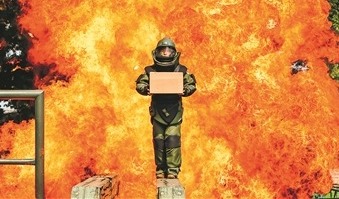 武警四川总队乐山支队开展排爆训练。彭  恒摄
